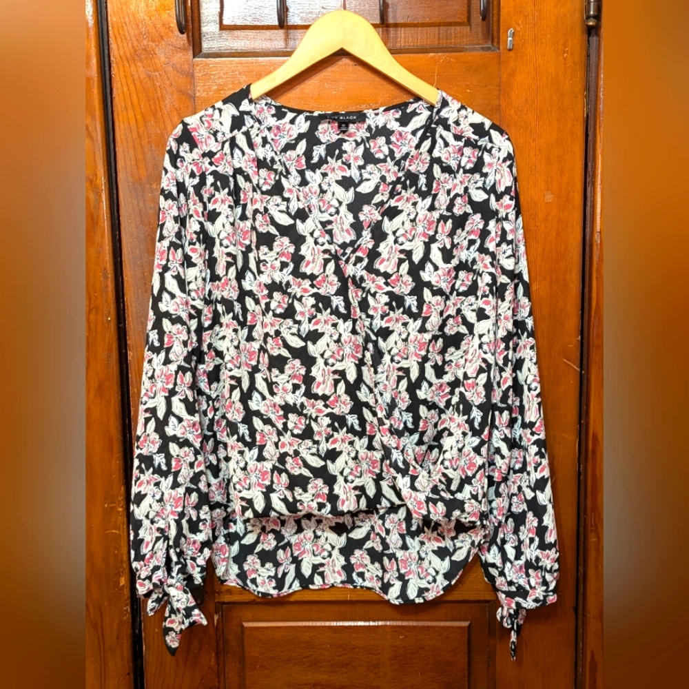 Lily Black Floral Blouse Tie Sleeve V-Neck Tee Business Casual Office Feminine